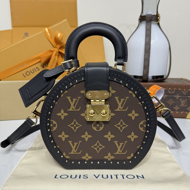Louis Vuitton hat