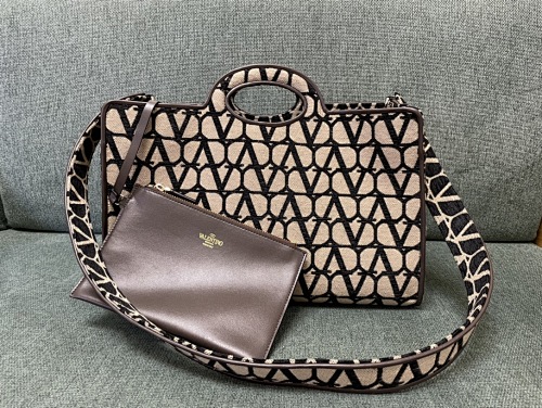 Valentino ToteV