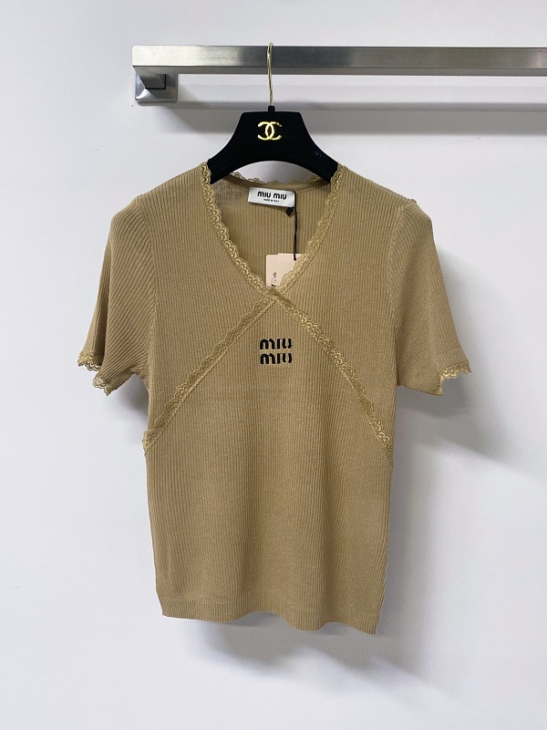 Tee from Scarlettluxury