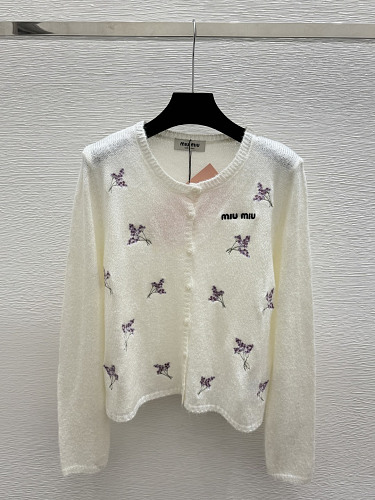 Sweater from Scarlettluxury