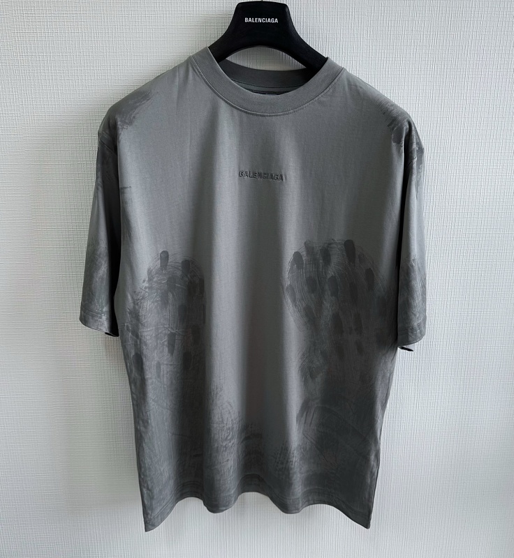 Tee from Scarlettluxury