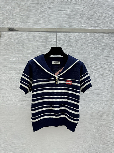 Sweater from Scarlettluxury