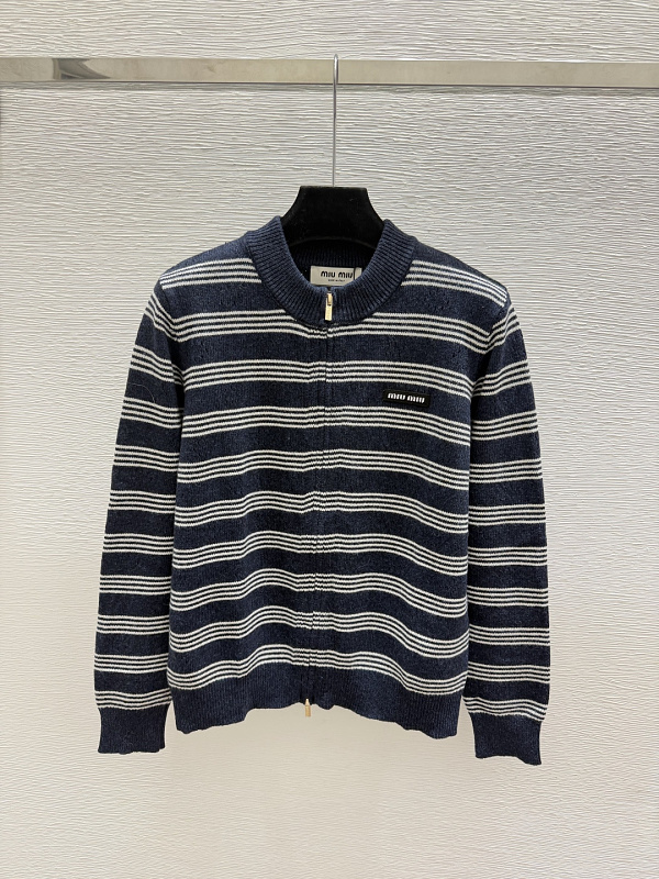 Sweater from Scarlettluxury