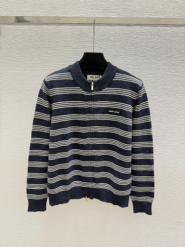 Sweater from Scarlettluxury