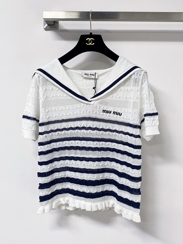 Tee from Scarlettluxury