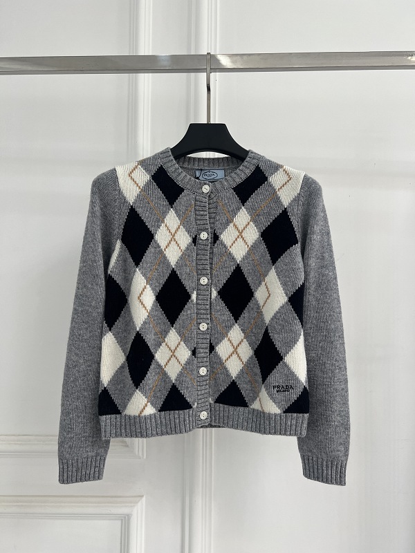 Sweater from Scarlettluxury