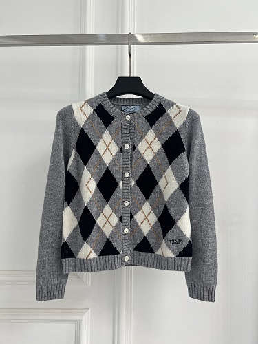 Sweater from Scarlettluxury
