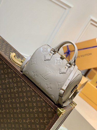 Louis Vuitton crossbody bag
