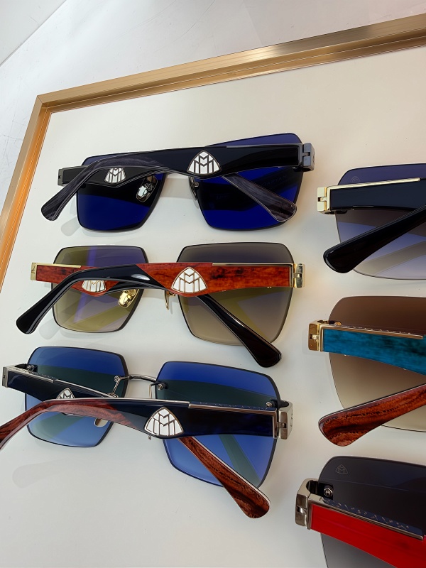 Glasses from Scarlettluxury