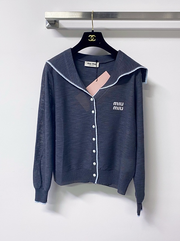 Sweater from Scarlettluxury