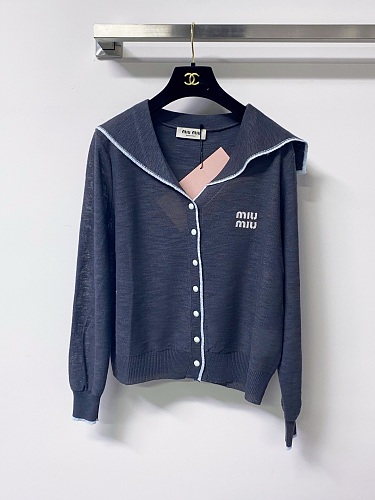 Sweater from Scarlettluxury