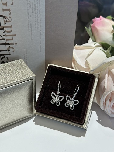Earrings from Scarlettluxury