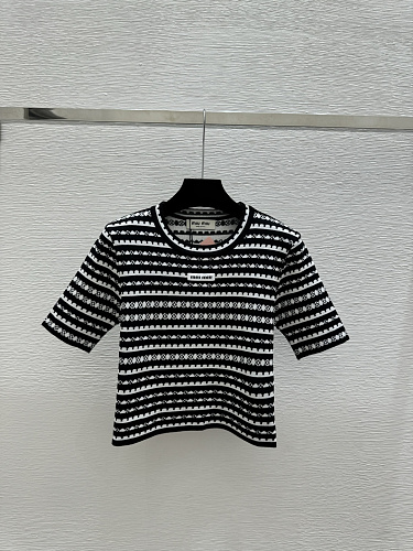 Sweater from Scarlettluxury