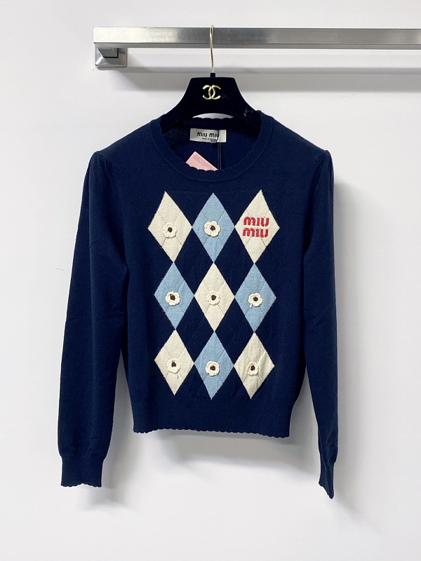 Long sleeve from Scarlettluxury