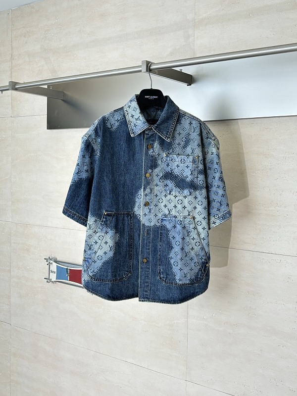 Louis Vuitton tee