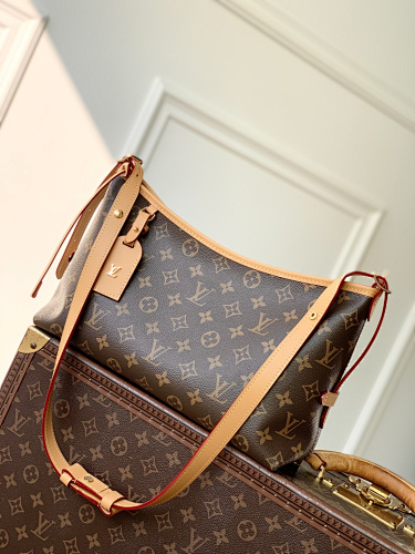 Louis Vuitton crossbody bag