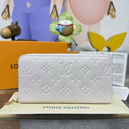 Wallet from Scarlettluxury