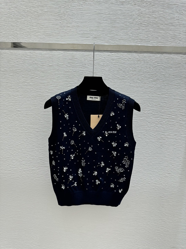 Sweater from Scarlettluxury