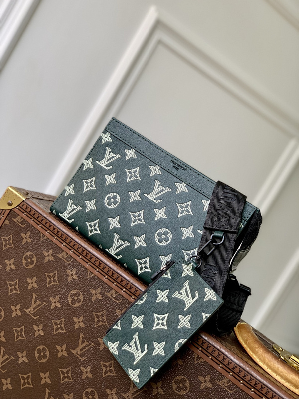 Louis Vuitton card holder
