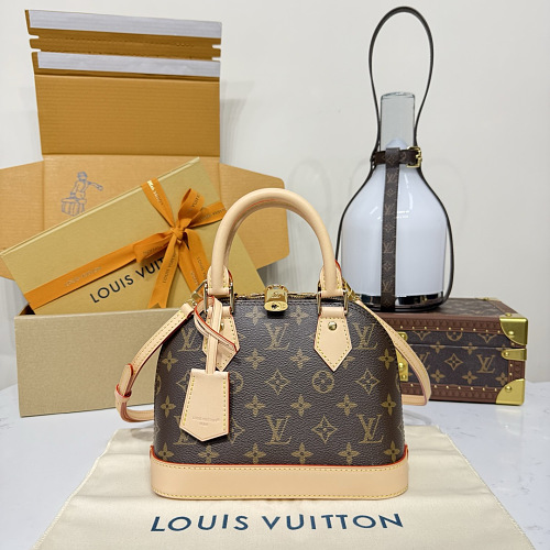 Louis Vuitton crossbody bag