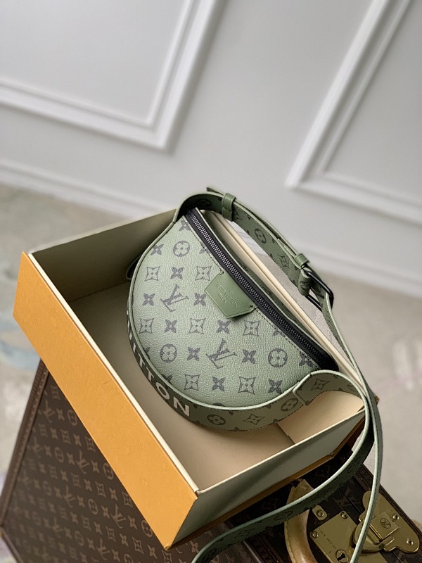 Louis Vuitton crossbody bag