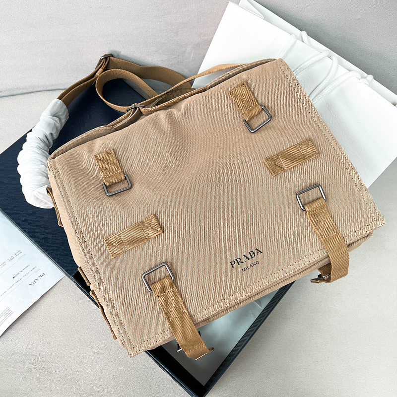 Messenger bag from Scarlettluxury