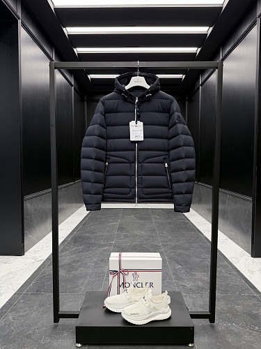 Shopping bag from Scarlettluxury