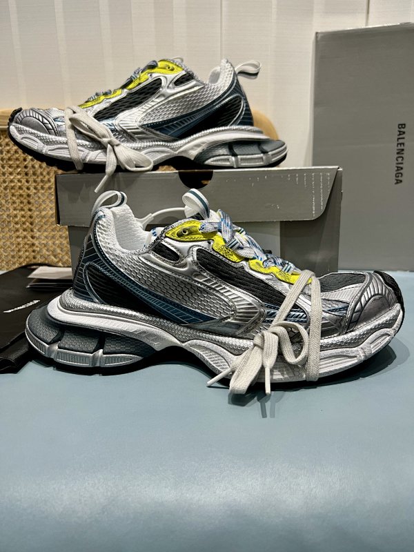 Balencia 𝑺𝒏𝒆𝒂𝒌𝒆𝒓 Balenciaga Sneaker Balenciaga Track Balenciaga Runner Track Runner Track