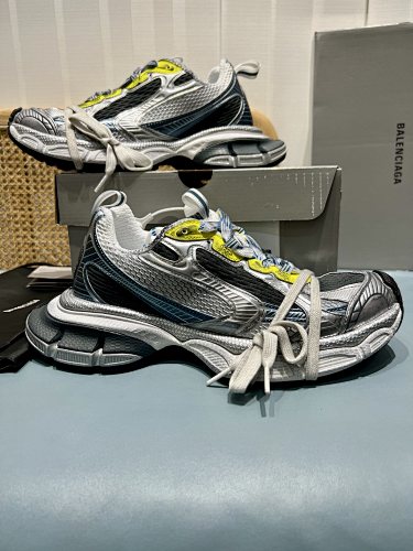 Balencia 𝑺𝒏𝒆𝒂𝒌𝒆𝒓 Balenciaga Sneaker Balenciaga Track Balenciaga Runner Track Runner Track