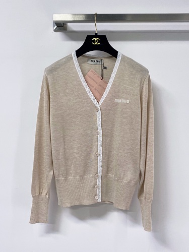 Sweater from Scarlettluxury