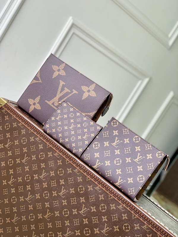 Louis Vuitton set