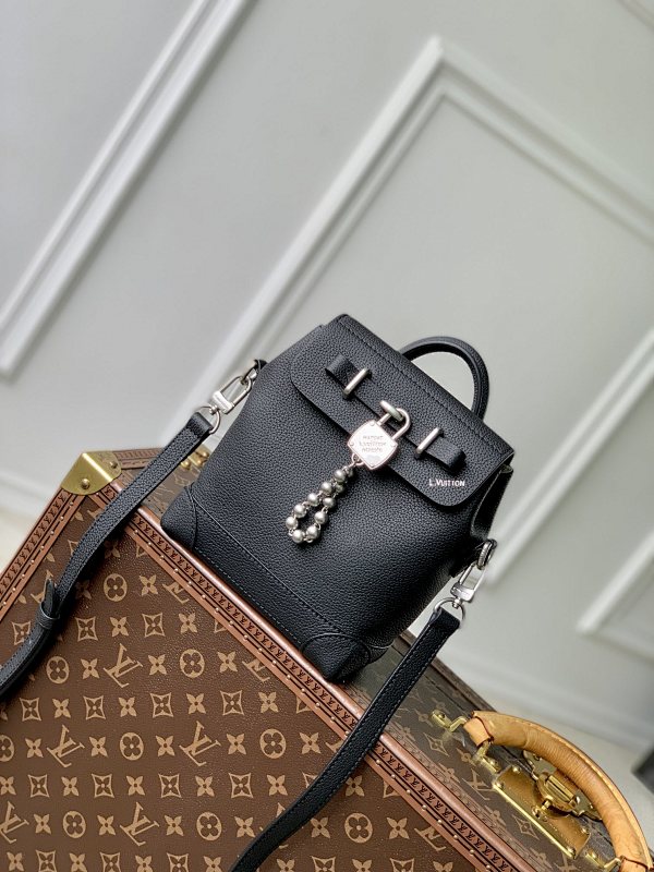 Louis Vuitton crossbody bag