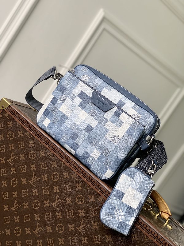 Messenger bag from Scarlettluxury