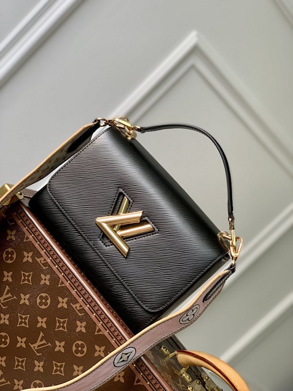 Louis Vuitton crossbody bag