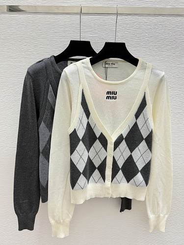 Sweater from Scarlettluxury