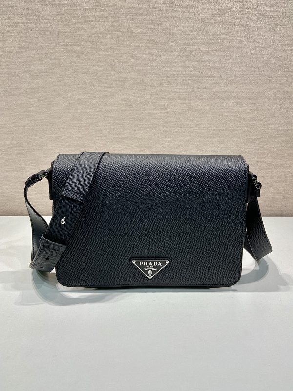 Saffiano 28x 19.5x 6.5cm