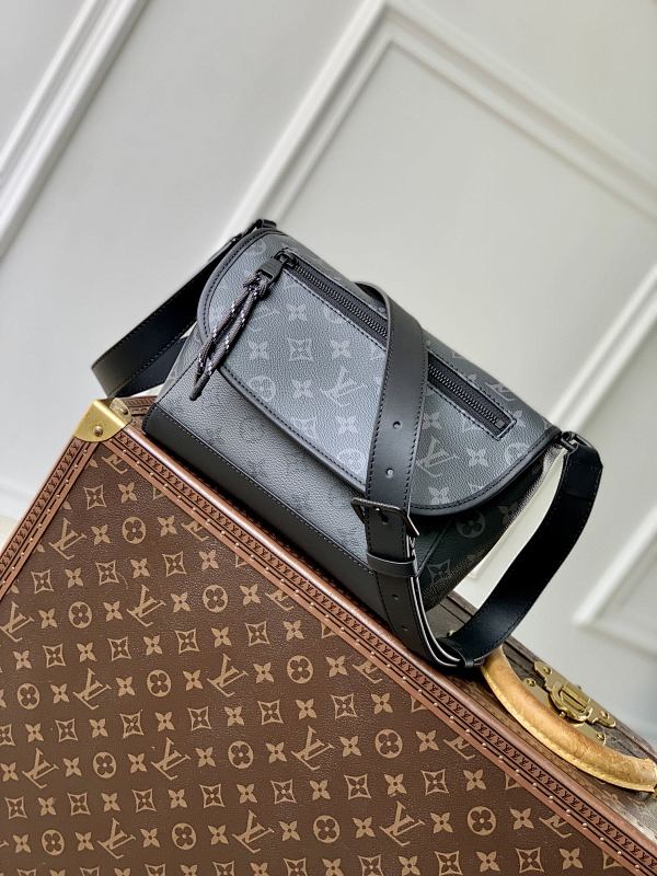 Louis Vuitton messenger bag