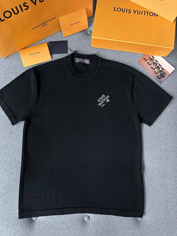 Tee from Scarlettluxury