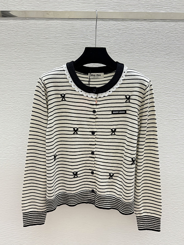 Sweater from Scarlettluxury
