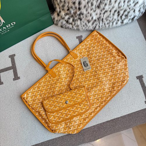 Goyard tote bag