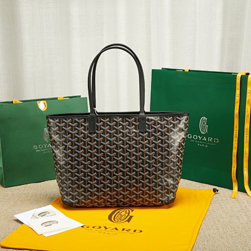 Goyard shopping bag