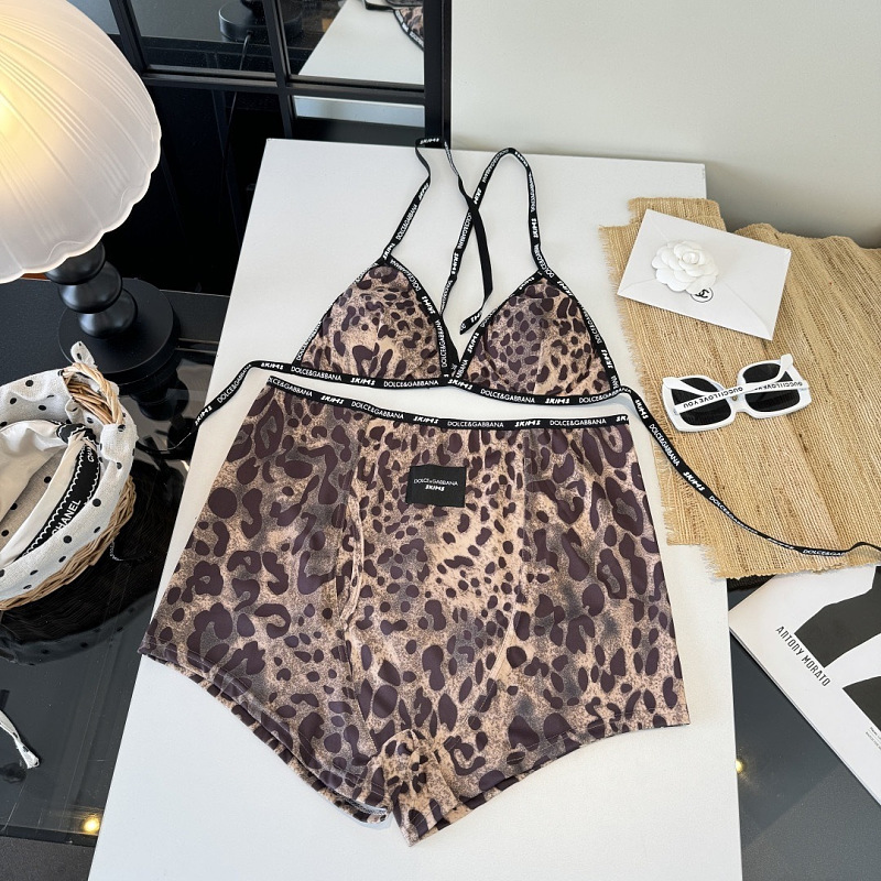 Set from Scarlettluxury