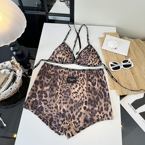 Set from Scarlettluxury