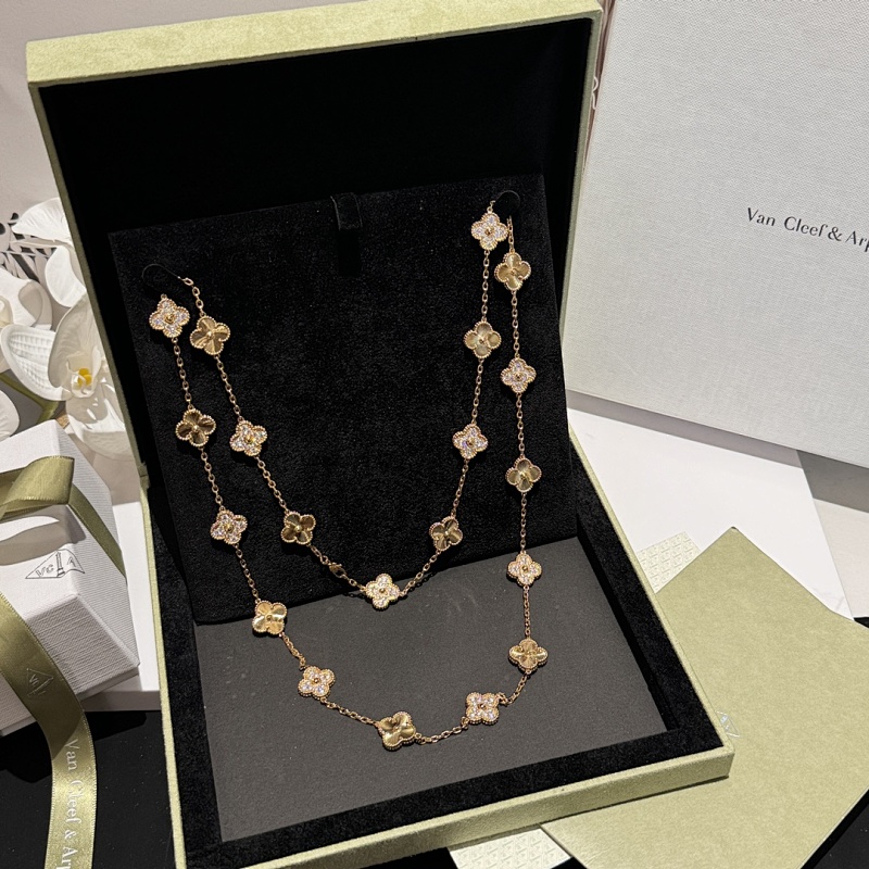 Necklace from Scarlettluxury