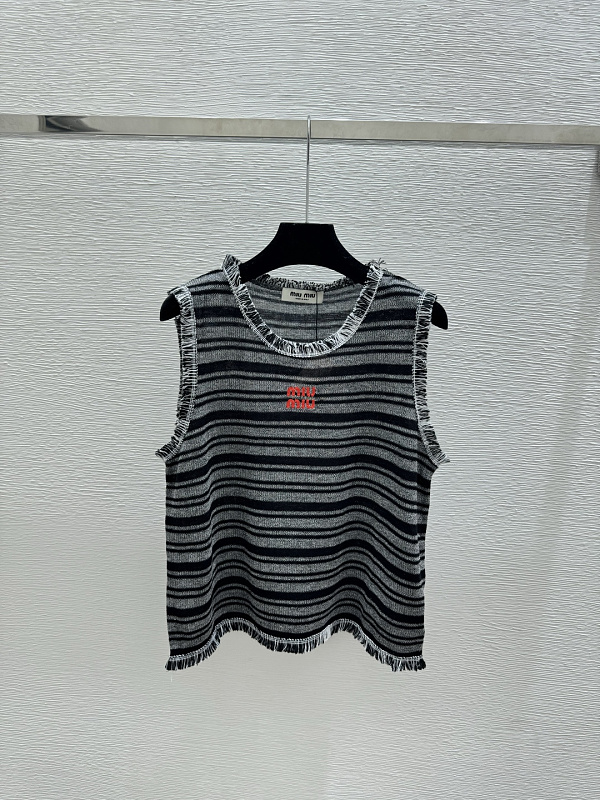 Sweater from Scarlettluxury
