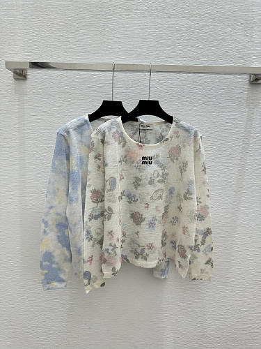 Sweater from Scarlettluxury