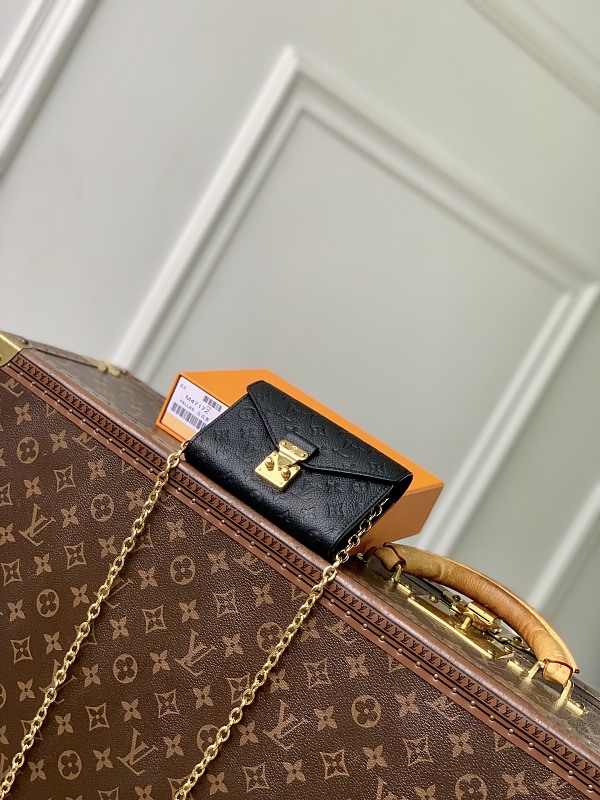 Louis Vuitton belt