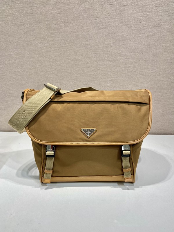 Messenger bag from Scarlettluxury