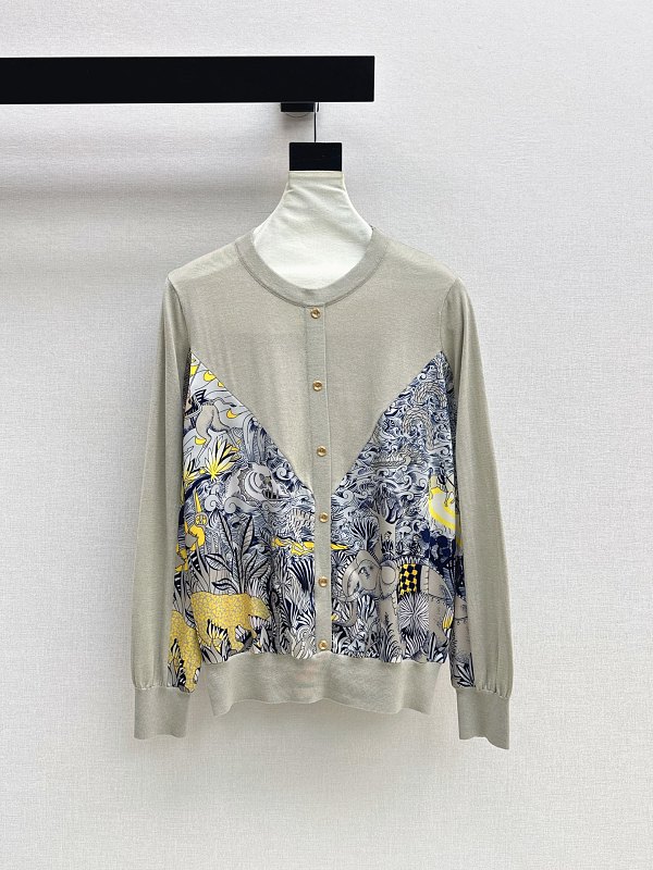 Sweater from Scarlettluxury