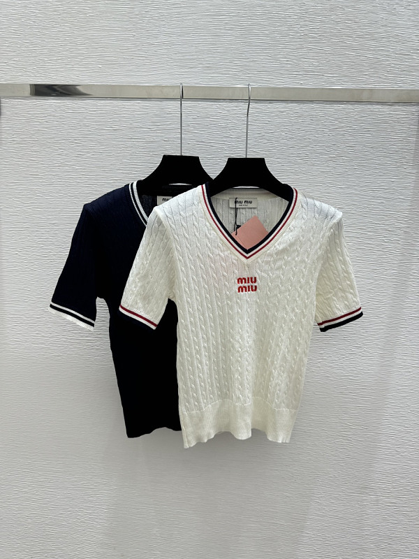 Sweater from Scarlettluxury